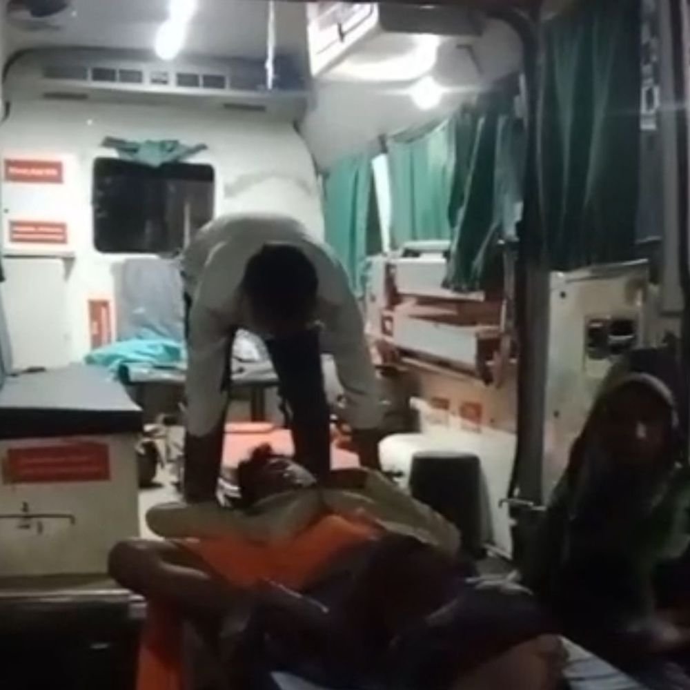 कानपुर में भाभी ने देवर के गुप्तांग में काटा:हैलट से डिस्चार्ज हुआ युवक, पत्नी की शिकायत पर भाभी के खिलाफ मुकदमा दर्ज; आरोपी फरार