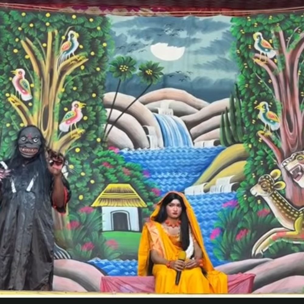 रामलीला में ऐतिहासिक प्रसंगों का मंचन:राम-सुग्रीव मिलन के बाद सुग्रीव बने राजा, रामलीला में दिखे कई प्रसंग