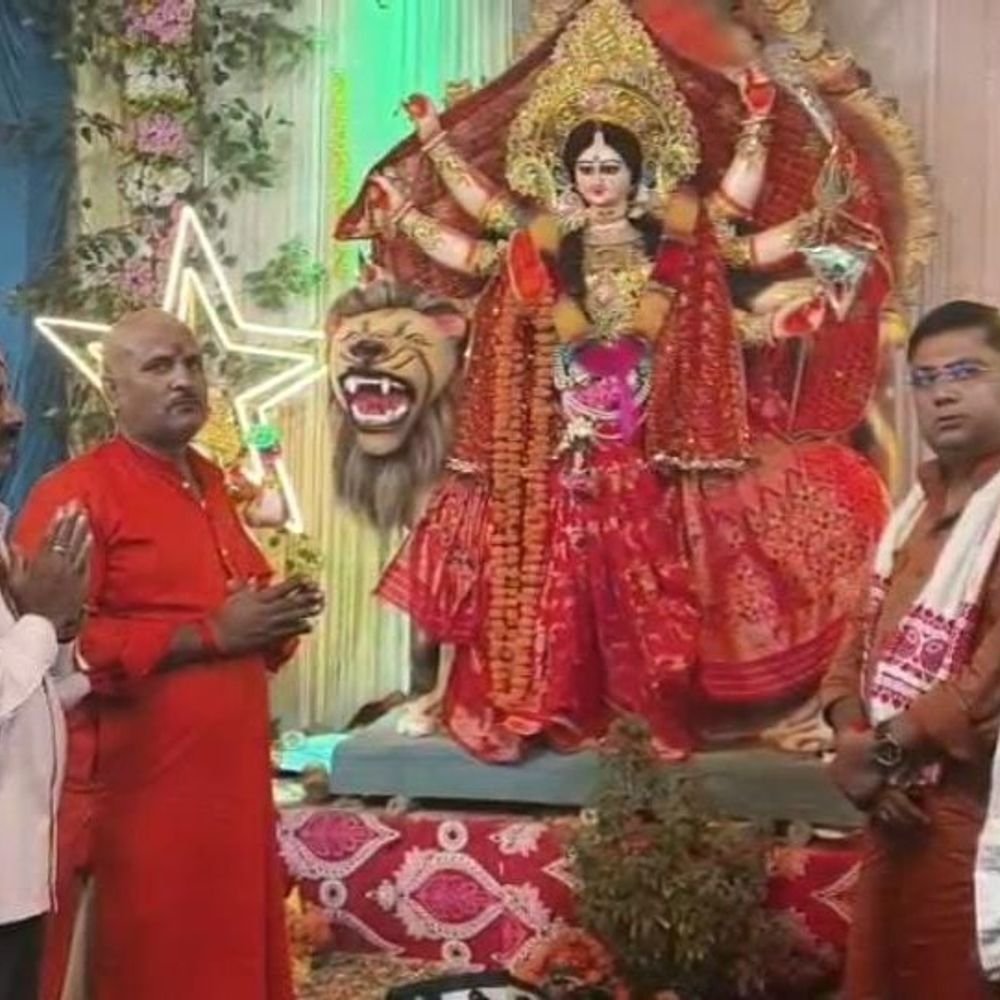महानवमी पर भंगवा चुंगी में भंडारा:दुर्गा पूजा पंडाल में हवन-पूजन के बाद देर रात तक बंटा प्रसाद