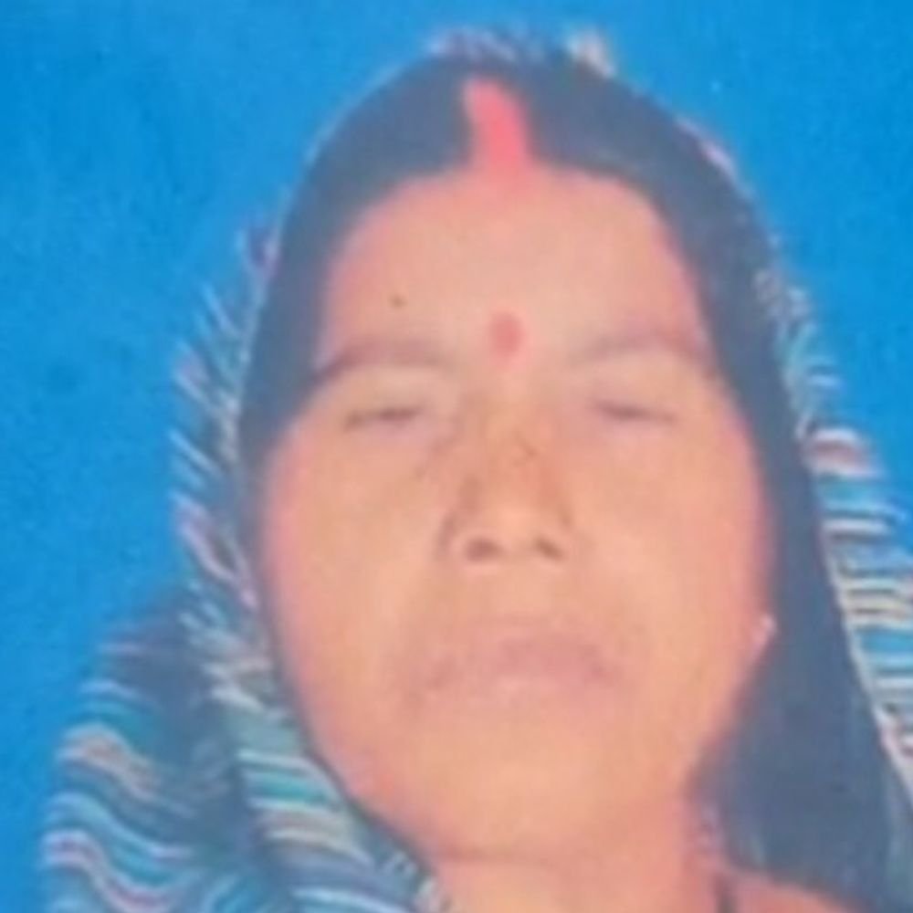 खेत में लटकते तार से महिला की मौत:देवरिया के रामनगर टोले में हादसा, परिजनों ने बिजली विभाग पर लापरवाही का आरोप लगाया