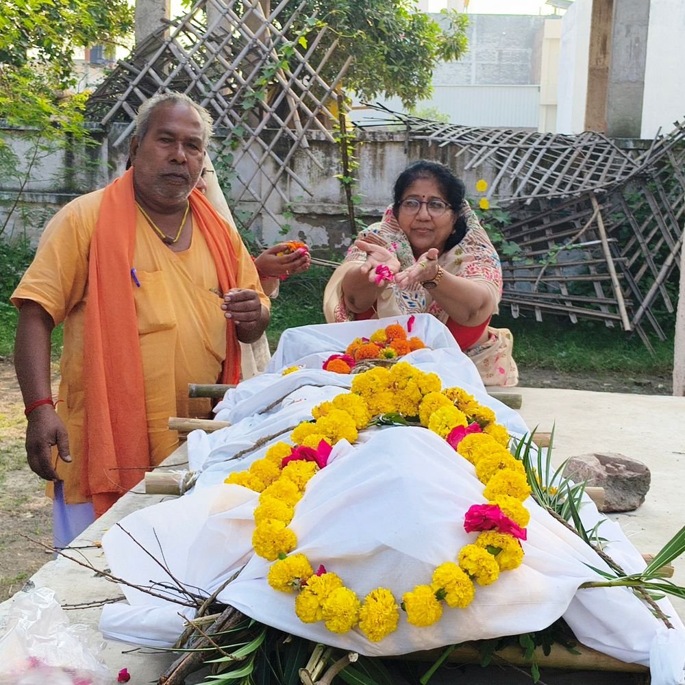 वृद्धाश्रम के बुजुर्ग को दी सम्मानजनक विदाई:77 वर्षीय कृष्ण स्वरूप के अंतिम संस्कार में इनर व्हील क्लब स्वर्णिम ने किया सहयोग