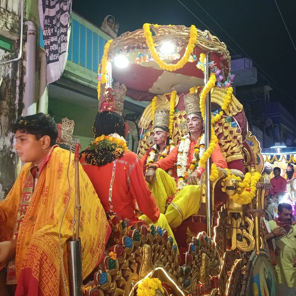 रामलीला में सिया-राम विवाह का मंचन:पंचकोशी मार्ग से रामलीला मैदान पहुंची बारात