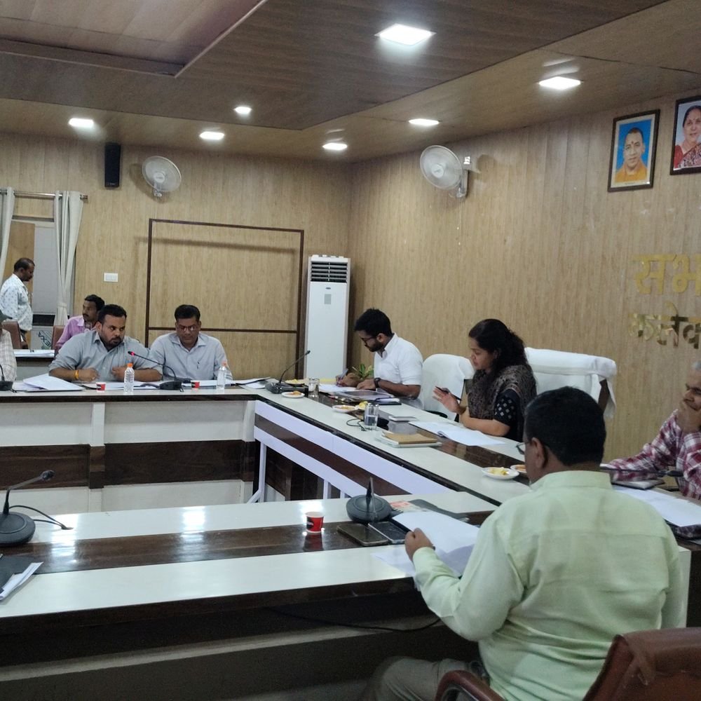 ग्राम पंचायतों में अब लगेगा 1 रुपए प्रतिदिन स्वच्छता शुल्क:श्रावस्ती में घर-घर उठेगा कूड़ा, 6500 व्यक्तिगत शौचालयों का लक्ष्य पूरा करने को कहा