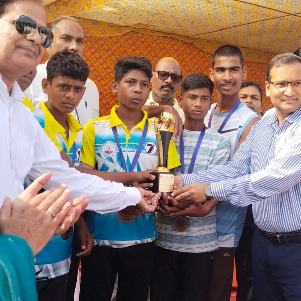 सेपक टाकरा प्रतियोगिता में बरेली बना विजेता:खिलाड़ियों को मेडल और ट्रॉफी देकर किया गया सम्मानित, सभी 9 वर्गों में चैम्पियन बना बरेली