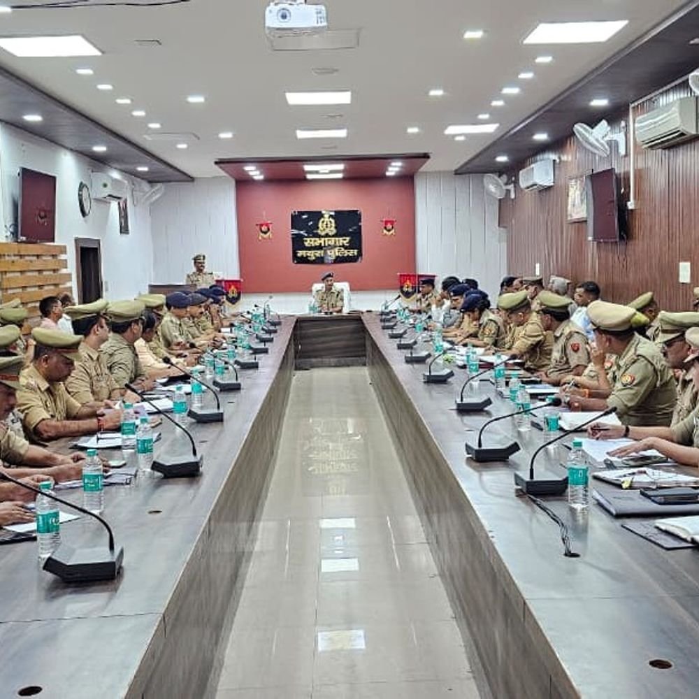 मथुरा में तीन निरीक्षकों के कार्यक्षेत्र बदले:विनोद बाबू मिश्रा लाइन हाजिर, अजय कौशल को मिली शहर कोतवाली की कमान