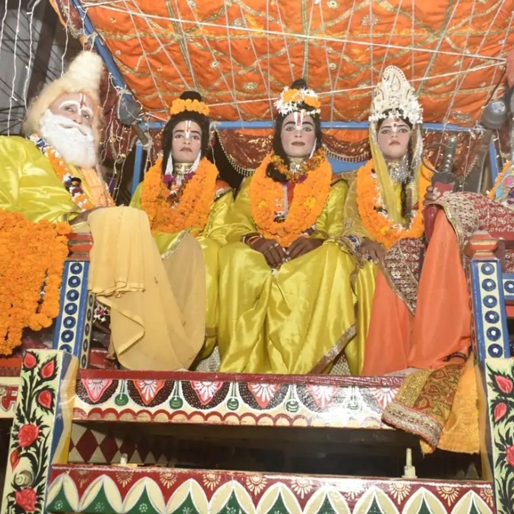 आज से शुरू गाजीपुर की सैकड़ों साल पुरानी रामलीला:20 अक्टूबर को 60 फीट के रावण का होगा दहन