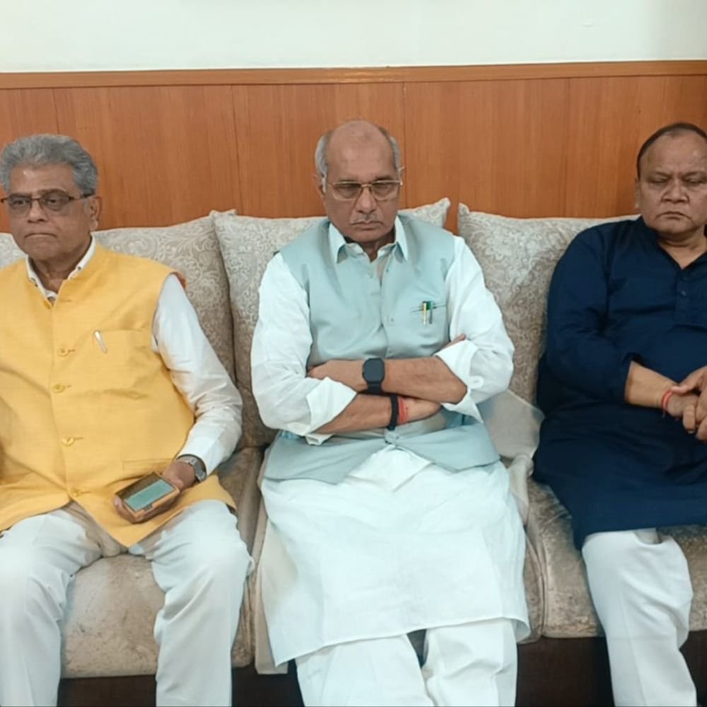 धर्मपाल सिंह बोले- 'चोरों को सारे चोर नजर आते हैं:अखिलेश खुद कराते थे फर्जी वोटिंग, अखिलेश के पैरों नीचे से जमीन खिसक गई