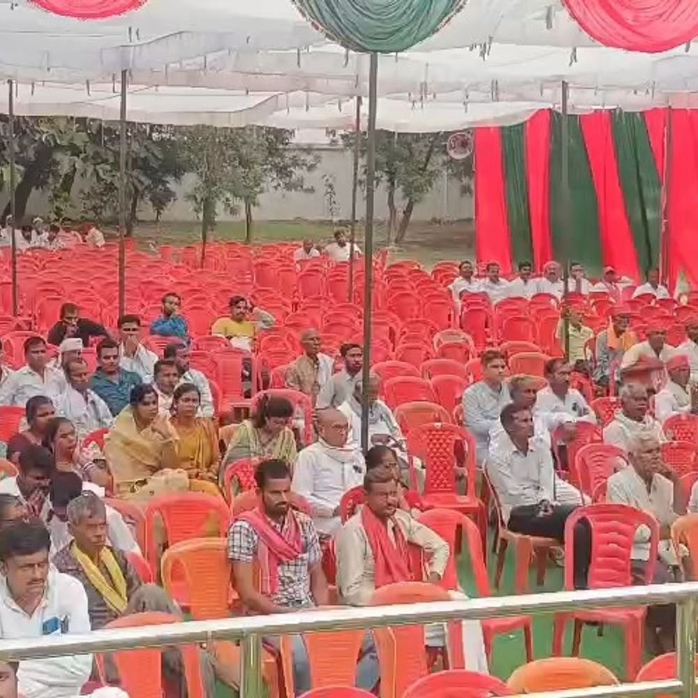 PDA सम्मेलन में कुर्सियां खाली, अखिलेश ने कार्यकारिणी भंग की:कन्नौज जिलाध्यक्ष समेत सभी हटाए गए