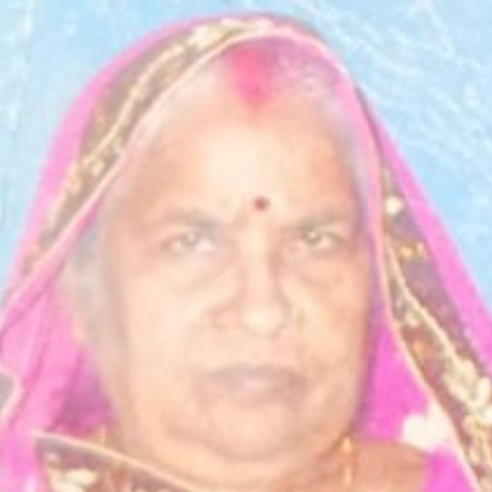 देवरिया के लालमति अस्पताल में महिलाकी मौत:55 वर्षीय हरपति देवी को मेडिकल कॉलेज से रेफर किया गया था; पति ने डॉक्टर न होने का आरोप लगाया