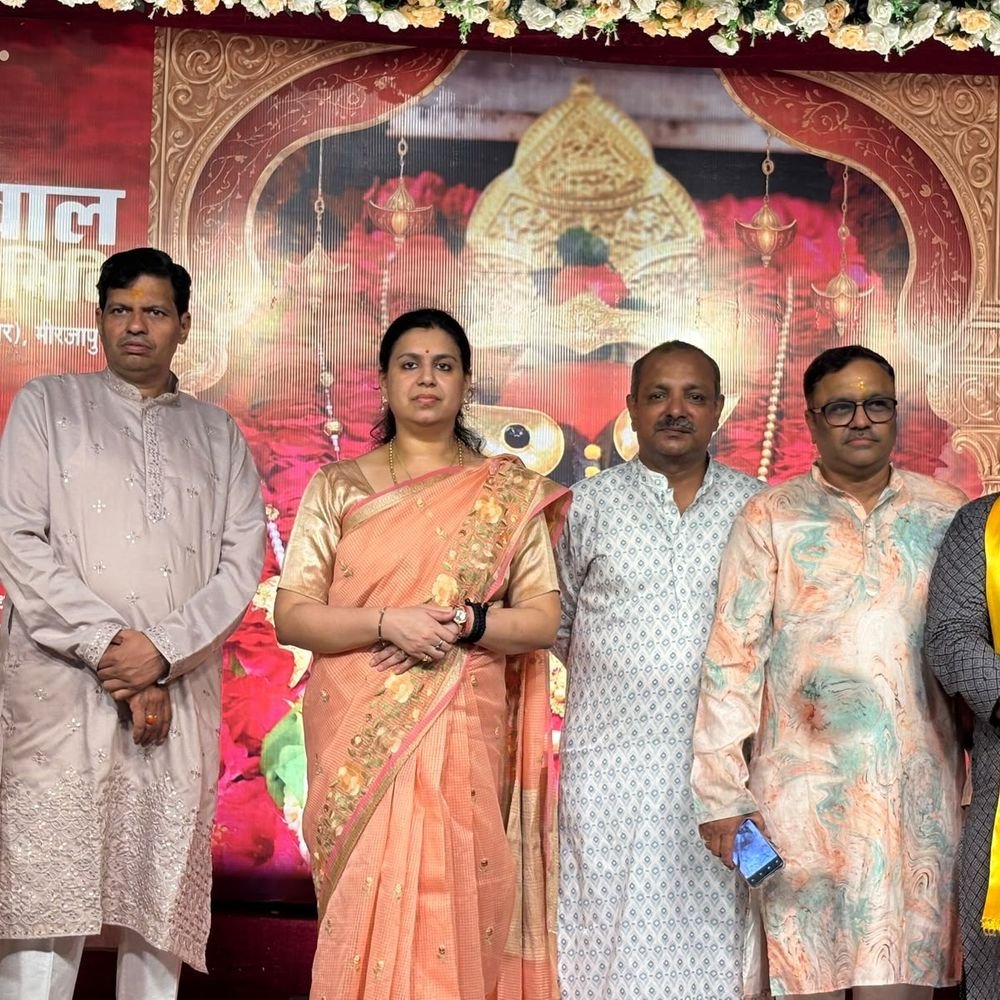 पूर्व IAS दिव्या मित्तल ने अपनी पार्टी बनाई:सोशल मीडिया पर पोस्ट किया वीडियो, नवरात्रि में लगातार मिर्जापुर में कर रहीं जनसंपर्क
