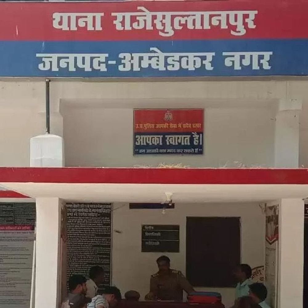 अम्बेडकरनगर में शराब कंपनी के एजेंट ने हड़पे 84 लाख:गोदाम इंचार्ज समेत 14 पर केस, बिक्री के पैसे निजी खातों में जमा किए