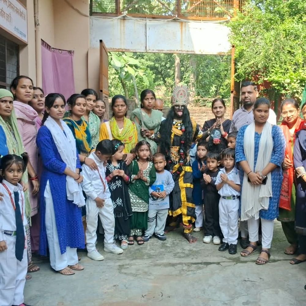 बुलंदशहर के स्कूल में विजयदशमी महोत्सव:विद्यार्थियों ने महाकाली लीला, डांडिया नृत्य तथा रावण वध का किया मंचन