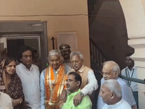 भाजपा और सपा प्रत्याशी एमएलसी चुनाव में आज करेंगे नामांकन:आयुक्त कार्यालय पहुंच कर नामांकन पत्र दाखिल करेंगे उम्मीदवार