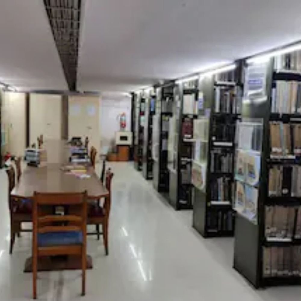 135 साल पुरानी लाइब्रेरी के लिए सेंट्रल-विस्टा में कितनी जगह:सुप्रीम कोर्ट ने केंद्र से मांगा जवाब; लाइब्रेरी में 8.5 लाख किताबें
