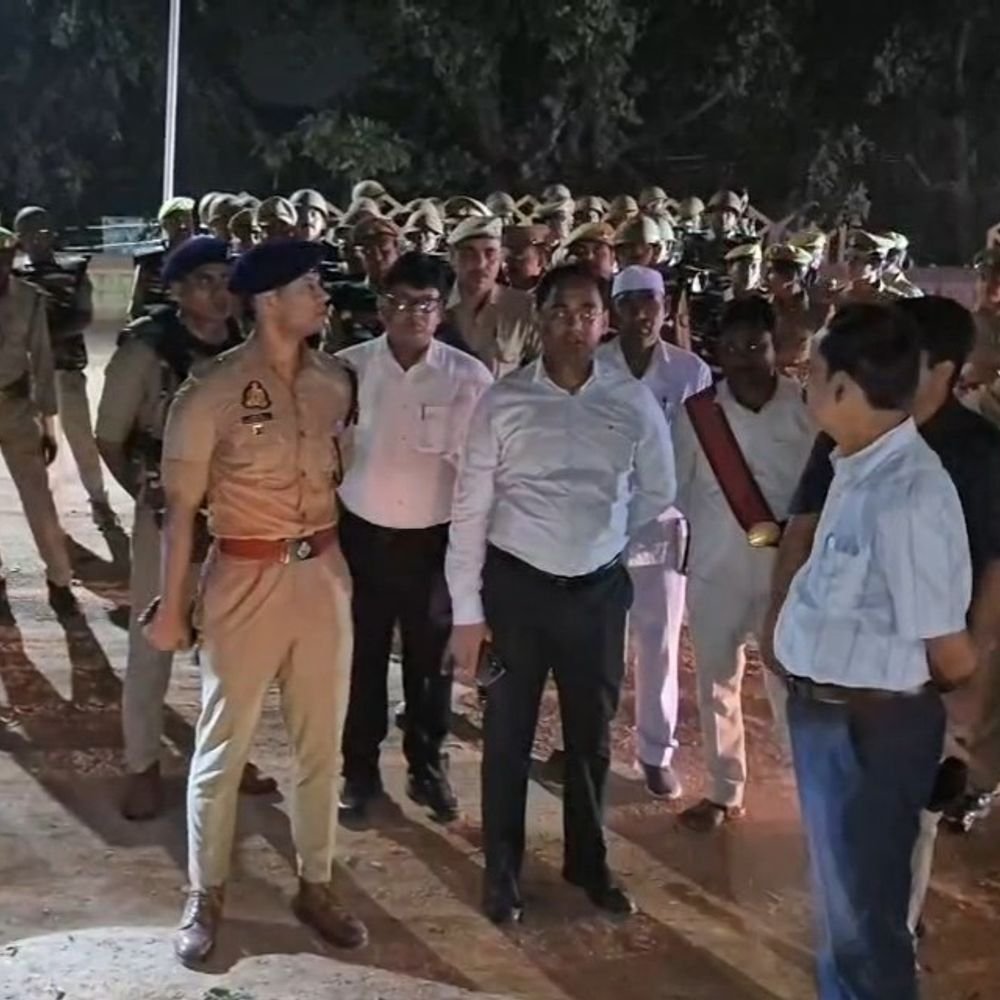 महोबा में विसर्जन रूट का ड्रोन से सर्वे:कीरत सागर पर तैनात रहेंगे 24 गोताखोर; लाइटें-बैरिकेडिंग-CCTV दुरुस्त करने के निर्देश