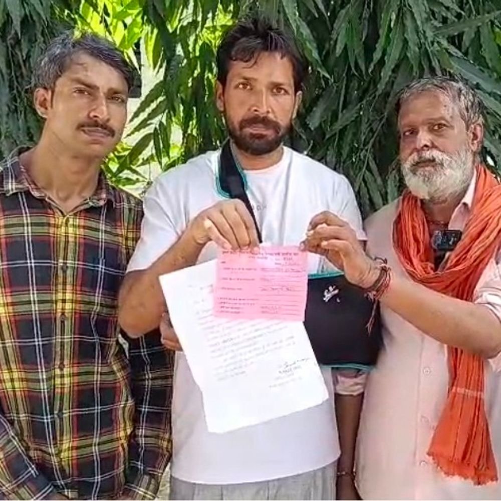 सहारनपुर में बेटे के आतंक से बुजुर्ग माता-पिता परेशान:संपत्ति विवाद में भाई का हाथ तोड़ा, परिवार ने SSP से सुरक्षा की गुहार लगाई