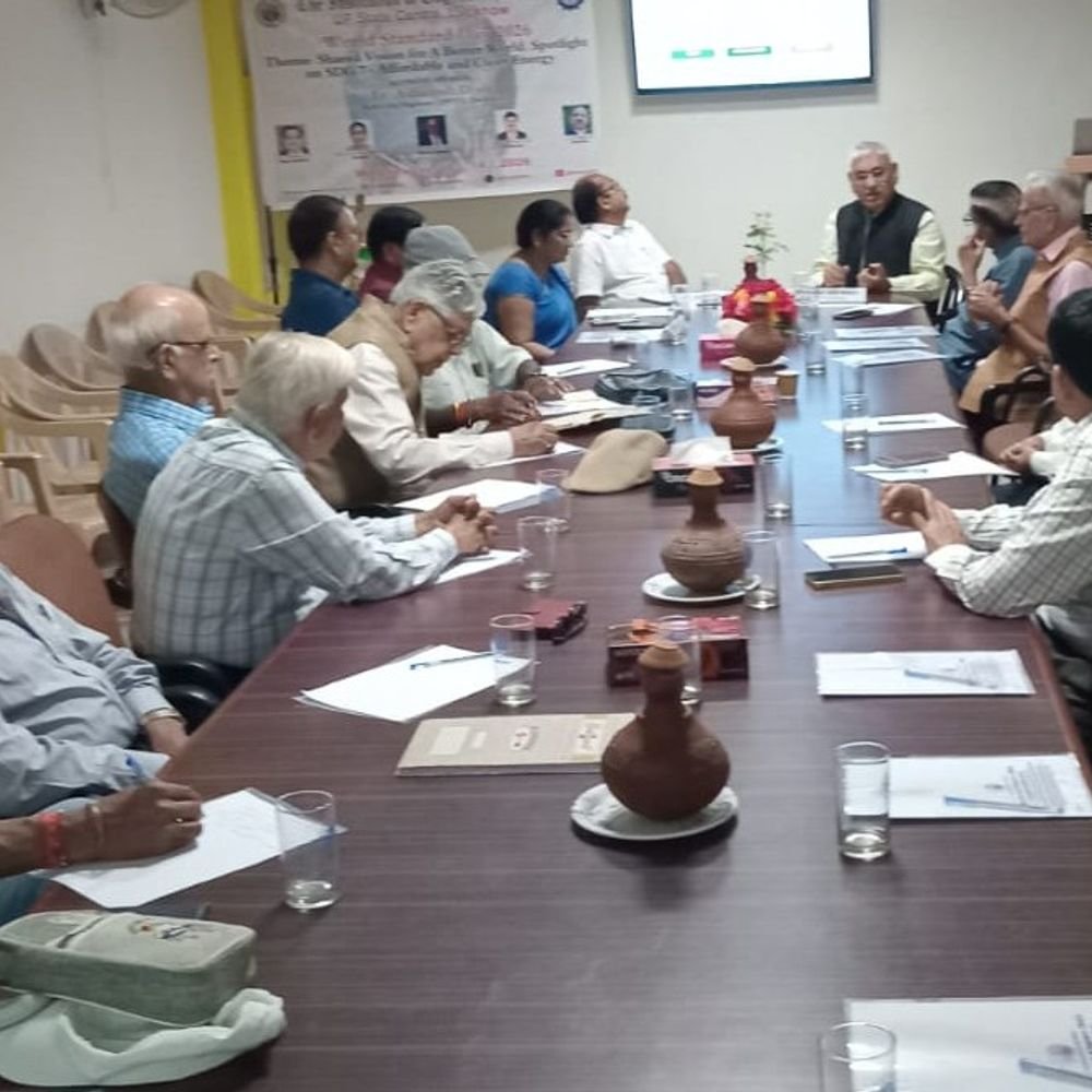 लखनऊ में द इंस्टीट्यूशन ऑफ इंजीनियर्स ने 'स्टैंडर्ड्स डे' मनाया:सस्ती और स्वच्छ ऊर्जा को बढ़ावा देने में तकनीकी मानकों की भूमिका पर चर्चा