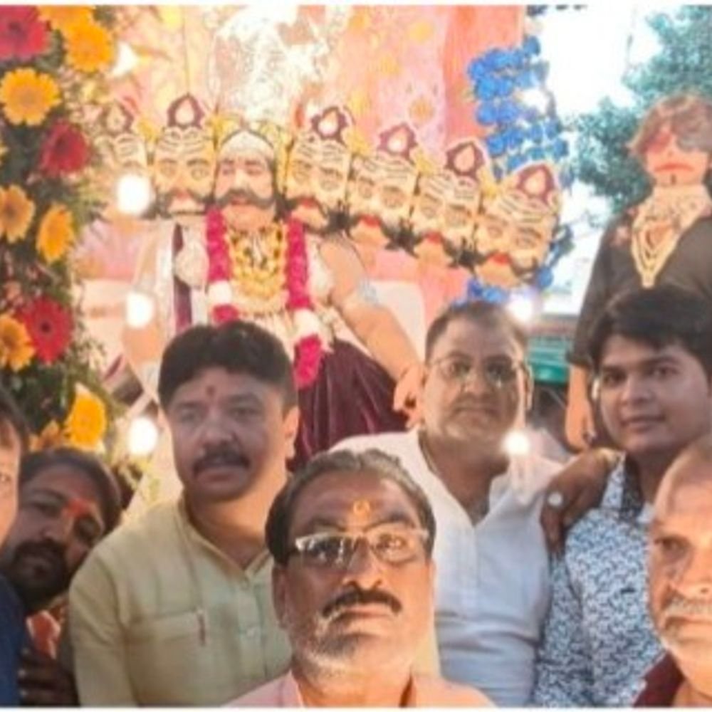 हापुड़ में रावण दिग्विजय यात्रा से रामलीला महोत्सव का शुभारंभ:शहर में निकली भव्य यात्रा, बड़ी संख्या में श्रद्धालु हुए शामिल