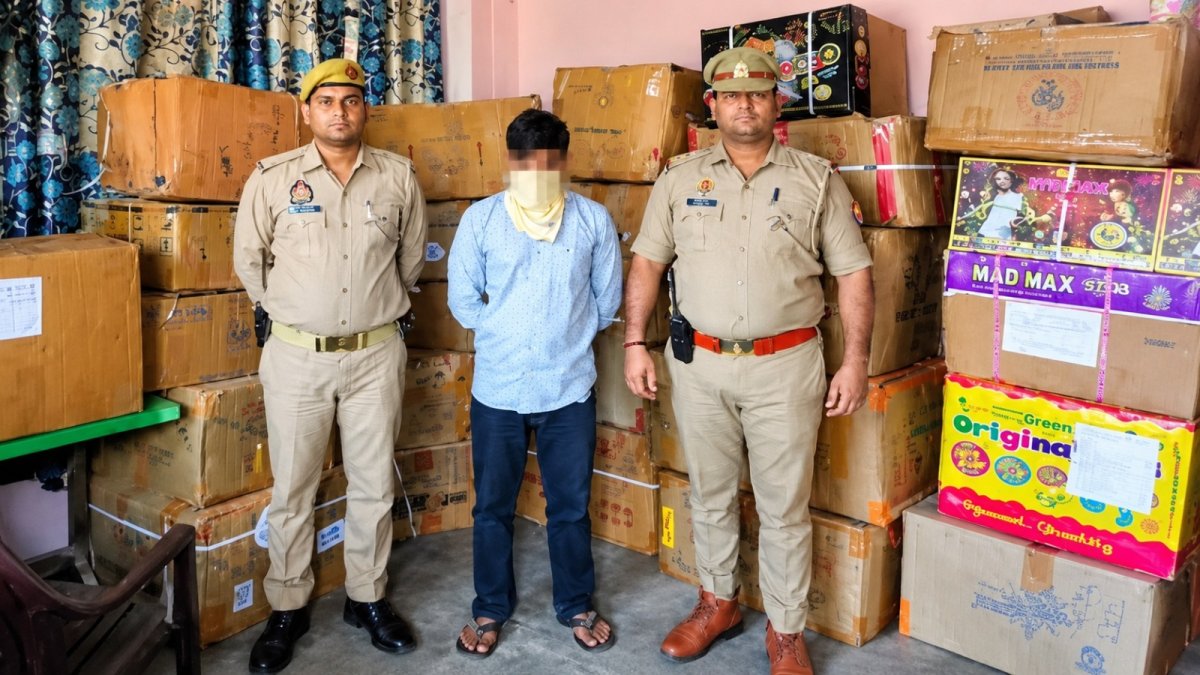 मुजफ्फरनगर में 500 किलो अवैध पटाखे बरामद, 25 लाख रुपये का माल जब्त