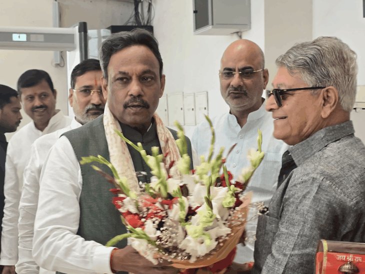 अपने हर बूथ के सामाजिक-राजनीतिक समीकरण तैयार करें:विनोद तावड़ ने अवध के जिलाध्यक्ष, प्रभारियों के साथ बैठक की, क्षेत्रीय समिति के साथ किया मंथन