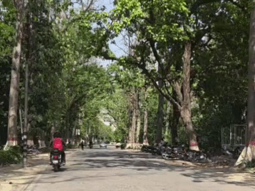 वाराणसी में 48 घंटे बाद बारिश का अलर्ट:येलो जोन में पहुंचा शहर का AQI, जलस्तर घटा लेकिन घाटों का सम्पर्क अभी भी टूटा है