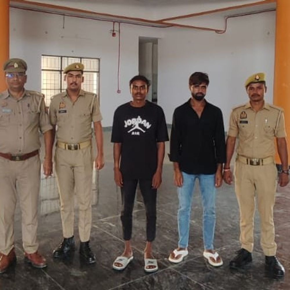 प्रतापगढ़ में मंदिर चोरी का सात घंटे में खुलासा:पीतल के घंटे बरामद, दो युवक गिरफ्तार, दो आरोपियों को पुलिस ने पकड़ा