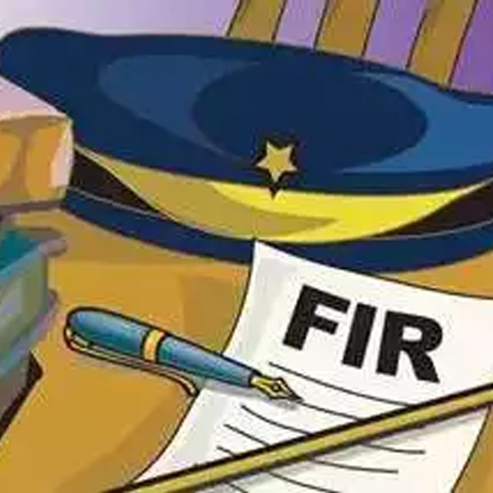लखनऊ में गैस की कालाबाजारी पकड़ी, 32 सिलेंडर जब्त:घरेलू सिलेंडर में 12.7 किलो गैस कम मिली; रिफिलिंग के सामान भी बरामद