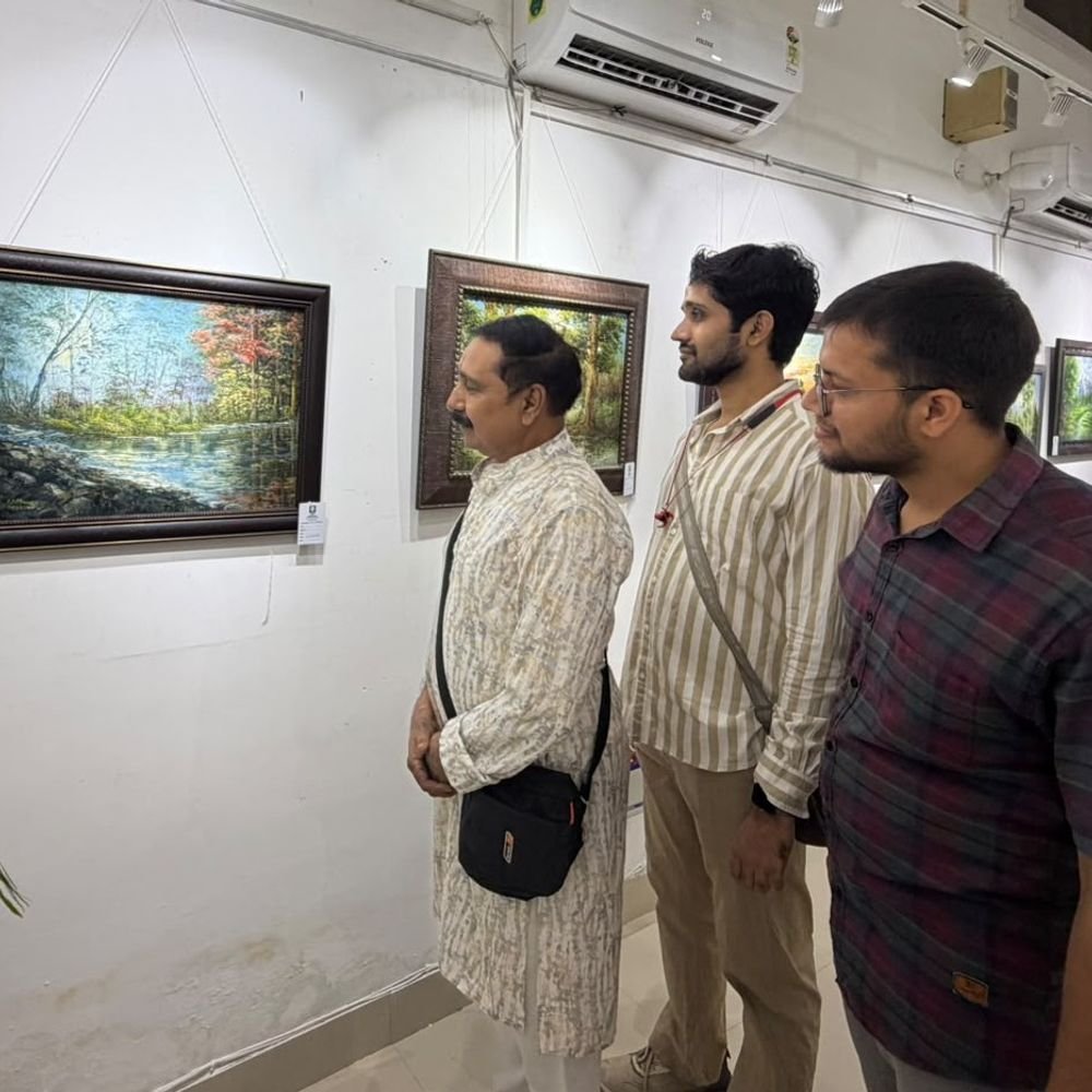 शिव शरण मिश्रा की चित्रकला प्रदर्शनी 'अनकहा' का आयोजन:रंगों से जीवंत हुईं मौन संवेदनाएं, प्रकृति और आध्यात्मिकता की झलक दिखी