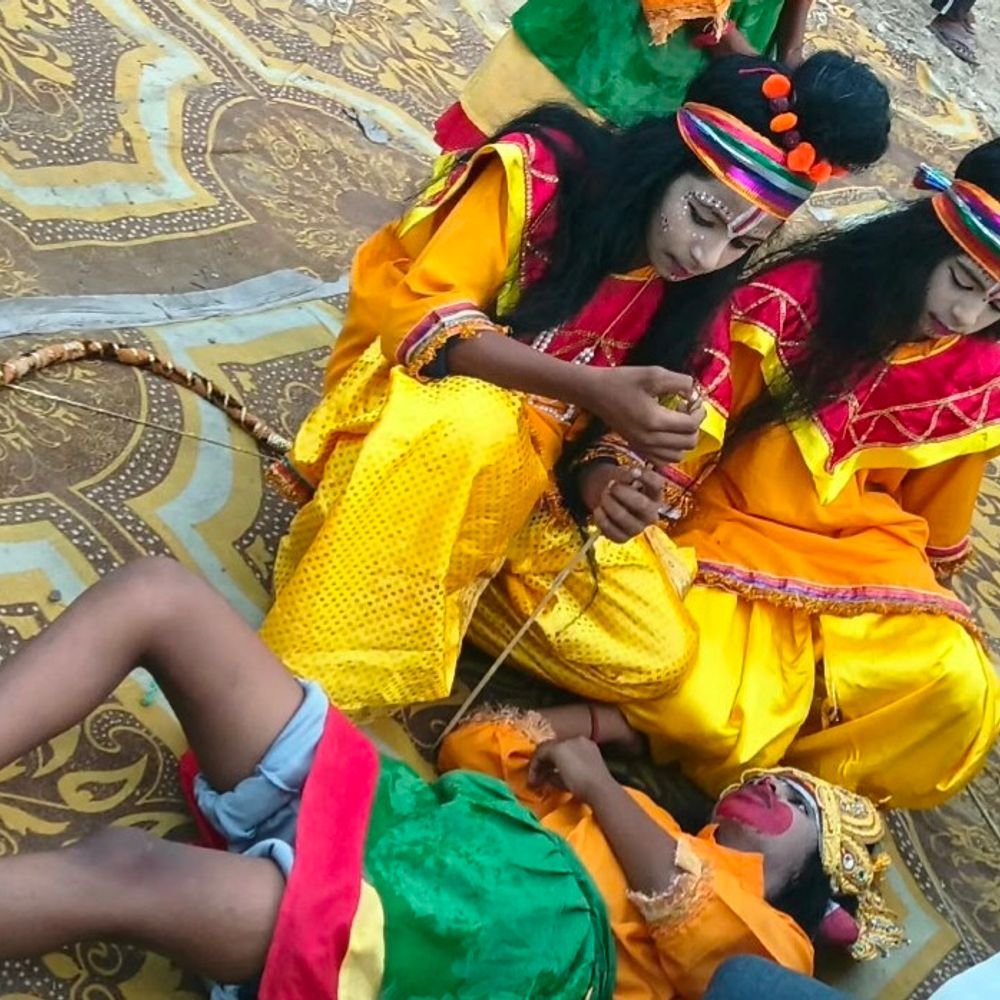 मऊ में रामलीला आयोजित:श्रीराम और सुग्रीव की मित्रता, बाली वध के कथा का किया मंचन