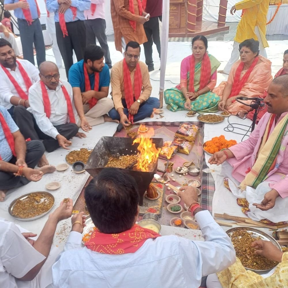 शामली में महाराजा अग्रसेन जयंती पर हवन-यज्ञ हुआ:अखिल भारतीय अग्रवाल सम्मेलन ने 5203वीं जयंती पर आदर्शों को याद किया, सुख-समृद्धि की कामना की