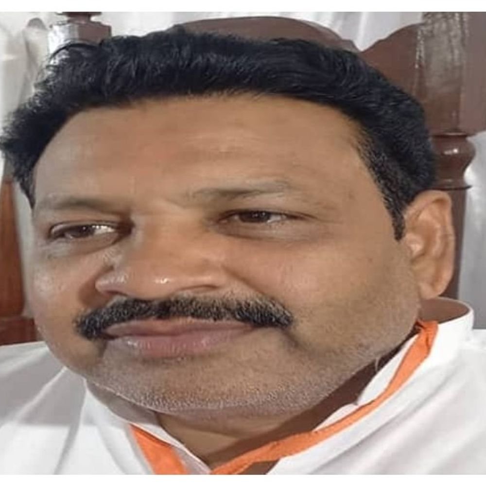 सांसद के लेटर पैड से 11 लाख की धोखाधड़ी:हाथरस में पुस्तक खरीद का काम दिलाने के नाम पर लिए रुपये, फर्जी हस्ताक्षर कर भेजा स्क्रीनशॉट
