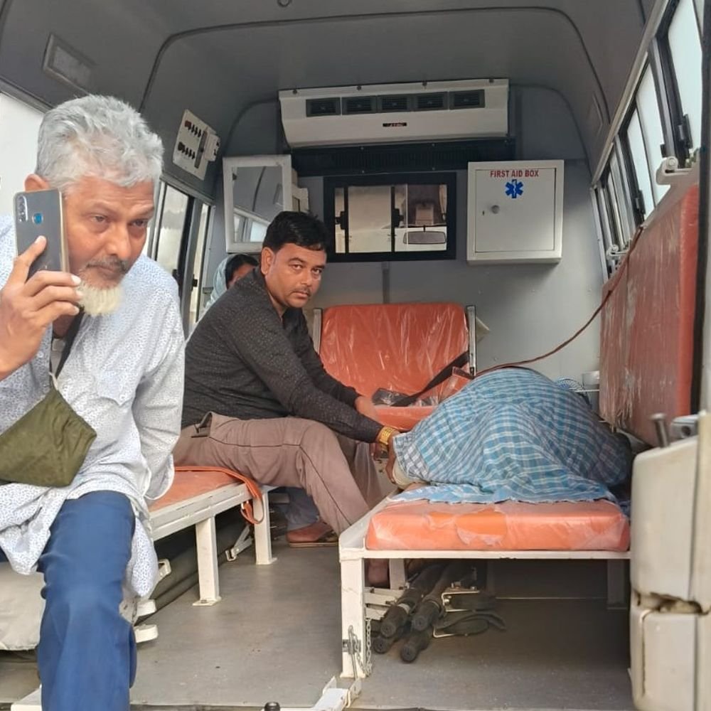 ताजमहल देखने आई 60 वर्षीय महिला की मौत:पश्चिमी गेट की पार्किंग में बिगड़ी तबियत, ताज पुलिस ने पोस्टमार्टम के लिए भेजा शव