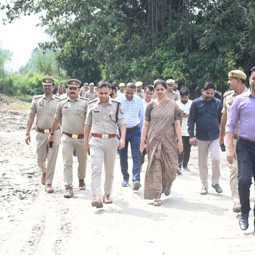 फतेहपुर में मूर्ति विसर्जन को लेकर डीएम-एसपी अलर्ट:भिटौरा घाट का औचक निरीक्षण कर सुरक्षा व्यवस्था परखी
