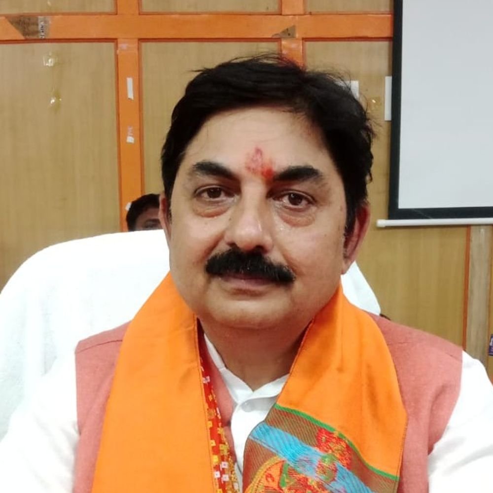 भाजपा प्रदेश प्रवक्ता एसएन सिंह पहली बार देवरिया पहुंचे:पार्टी पदाधिकारियों और कार्यकर्ताओं ने किया स्वागत, नई जिम्मेदारी पर दी बधाई