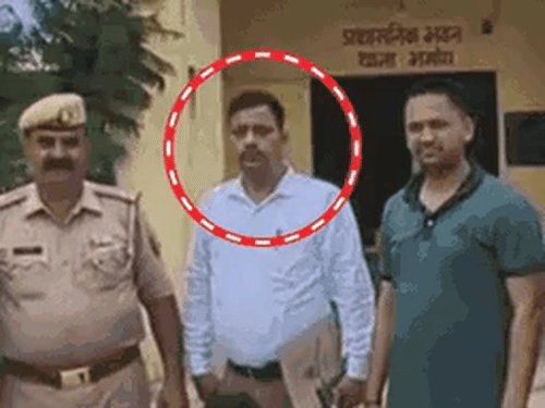 रिश्वत के लिए 8 दिन में 45 कॉल:एसटीएफ दरोगा पर FIR का मामला, हरियाणा पुलिस को कॉल रिकॉर्डिंग-व्हाट्सएप चैट भी सौंपे