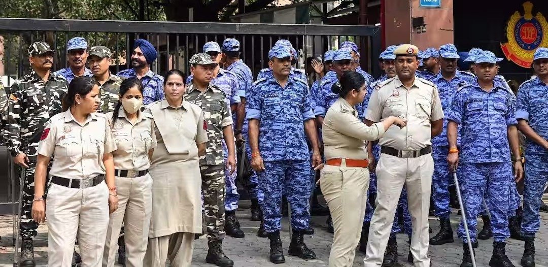 दिल्ली में 31 अक्टूबर तक तैनात रहेंगे केंद्रीय बल, गृह मंत्रालय का बड़ा फैसला