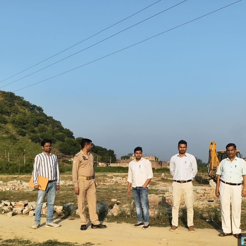चित्रकूट में 2.55 हेक्टेयर में अवैध प्लाटिंग ध्वस्त:चित्रकूट प्राधिकरण ने की कार्रवाई, बिना ले-आउट स्वीकृत कराए काटे जा रहे थे प्लॉट