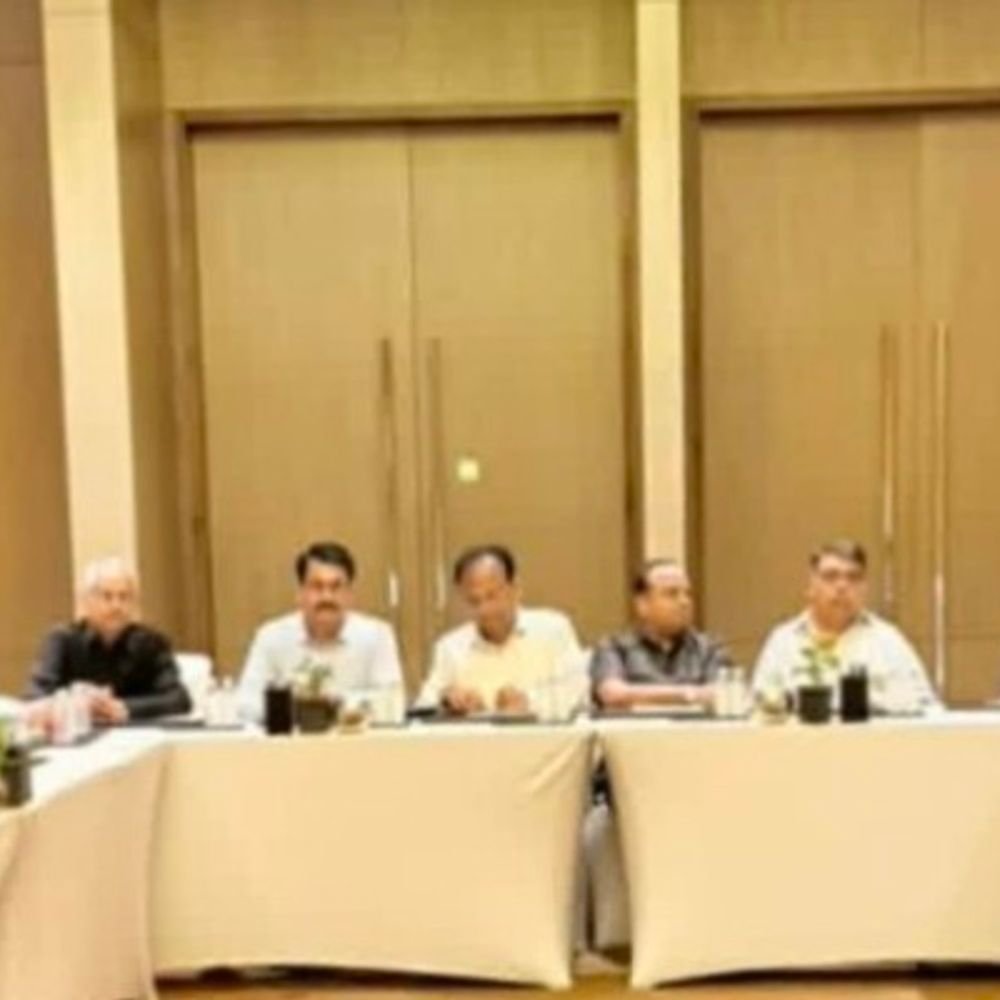 क्राफ्ट पेपर के दाम 30% बढ़ने से पेपर कोन उद्योग:हापुड़ के उद्यमियों ने जताई चिंता, उत्पादन बंद करने पर विचार