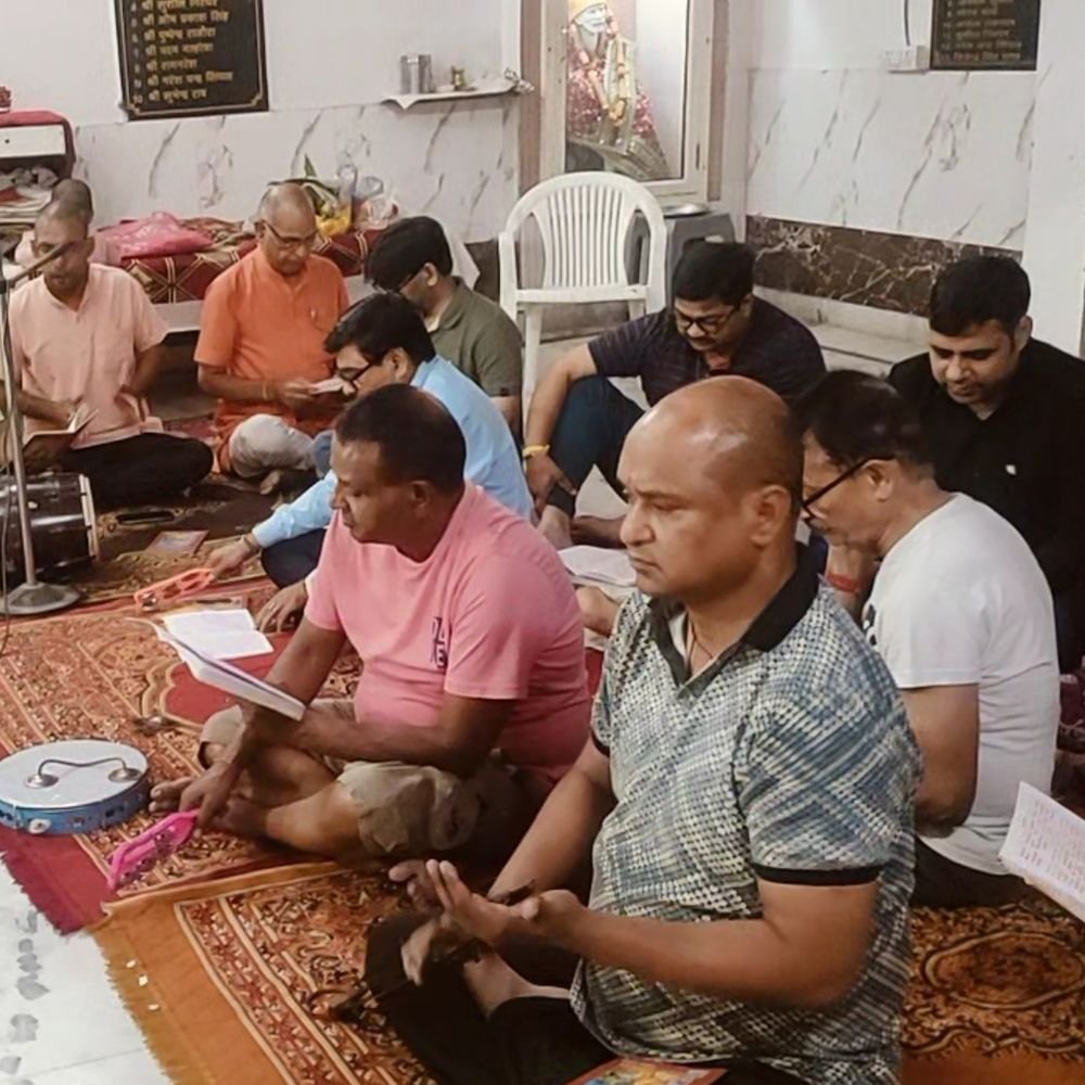 मेरठ में सुंदर कांड का पाठ:मंदिर में गूंजीं चौपाइयां; हनुमान जी की आरती कर मंगल जीवन मांगा