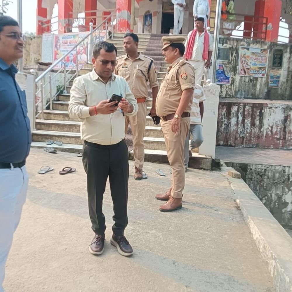 एडीएम और एएसपी ने कल्याणी नदी घाट का निरीक्षण किया:दुर्गा प्रतिमा विसर्जन से पहले सुरक्षा, बैरिकेडिंग और प्रकाश व्यवस्था दुरुस्त करने के निर्देश दिए