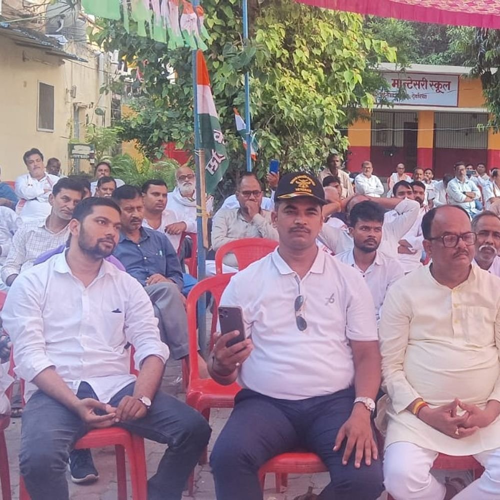 किसान गोष्ठी में छाए खेती-किसानी के मुद्दे:देवरिया में खाद-पानी से लेकर आवारा पशुओं तक की समस्या