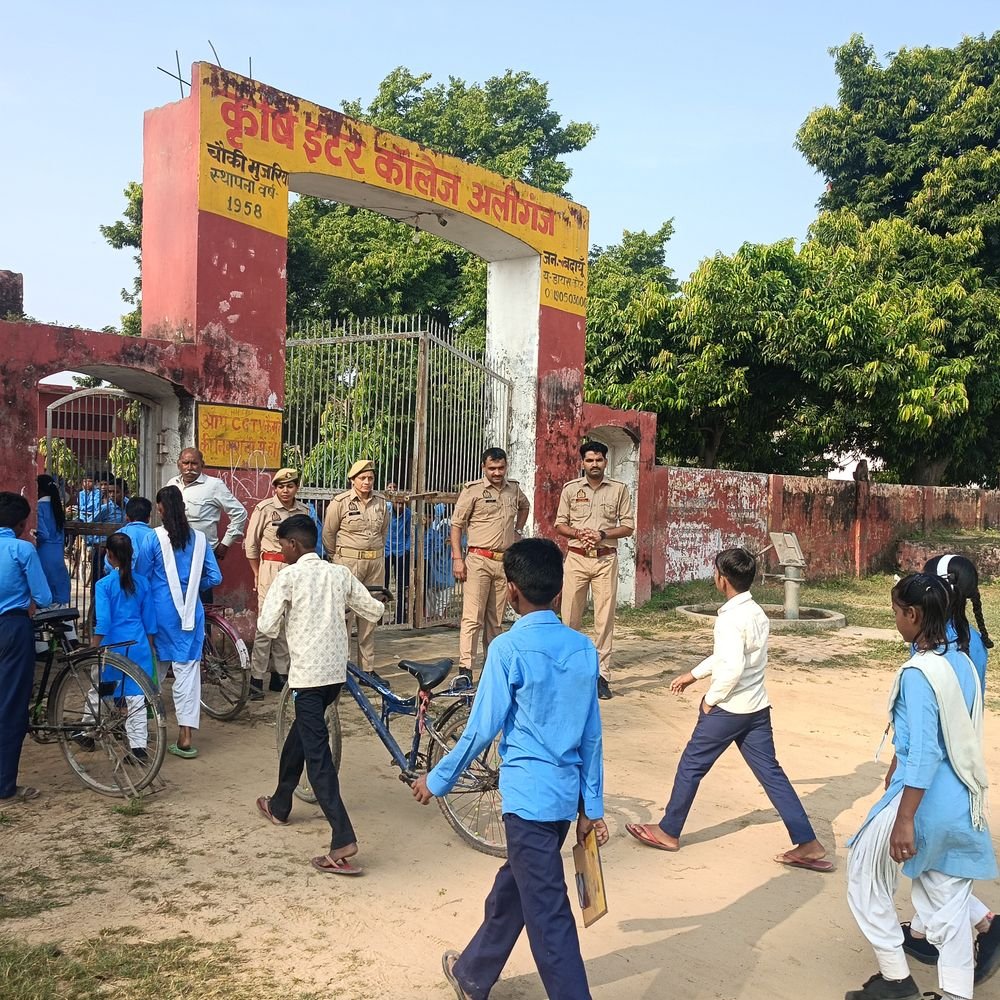 बदायूं में मिशन शक्ति का अभियान:स्कूल-कॉलेजों, सार्वजनिक स्थानों पर महिलाओं और बालिकाओं को सुरक्षा संबंधी जानकारी दी