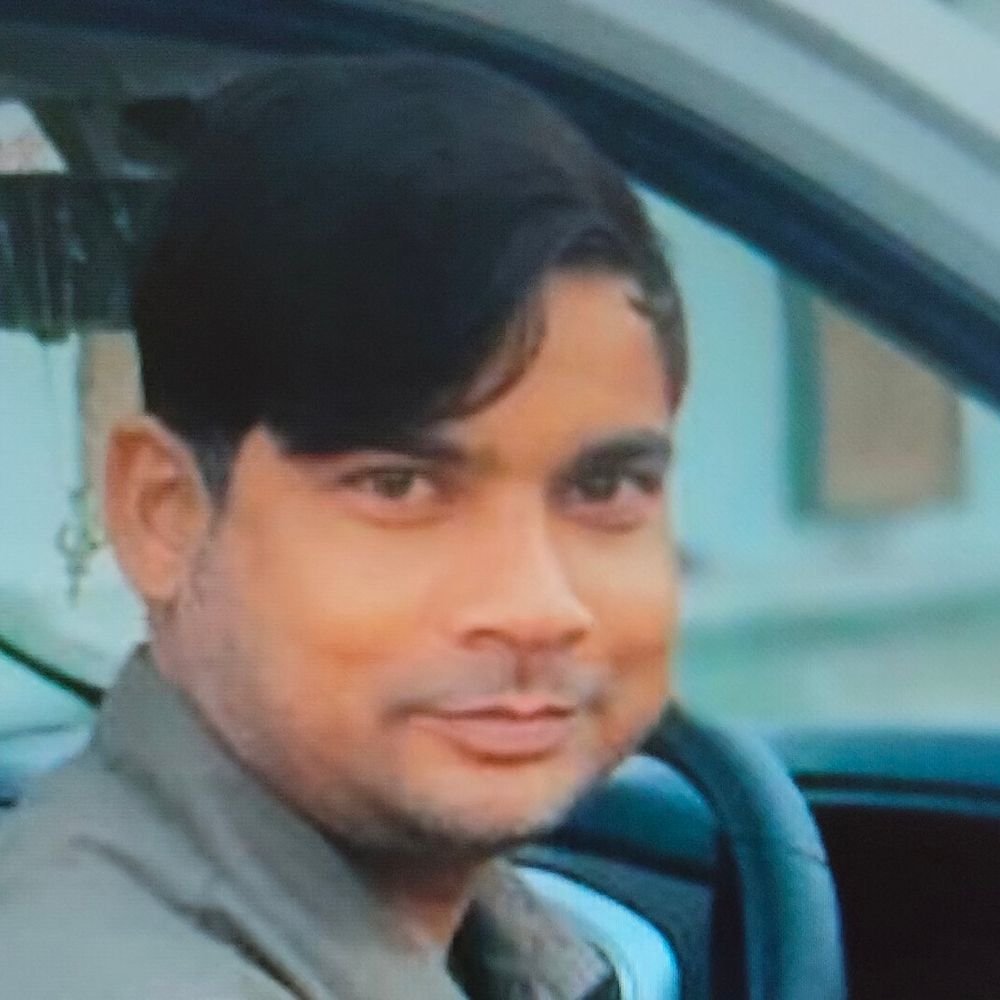 तेज रफ्तार ट्रैक्टर ने बाइक सवार युवक को कुचला:मौके पर मौत, हाथरस में तालाब ओवरब्रिज पर हादसा