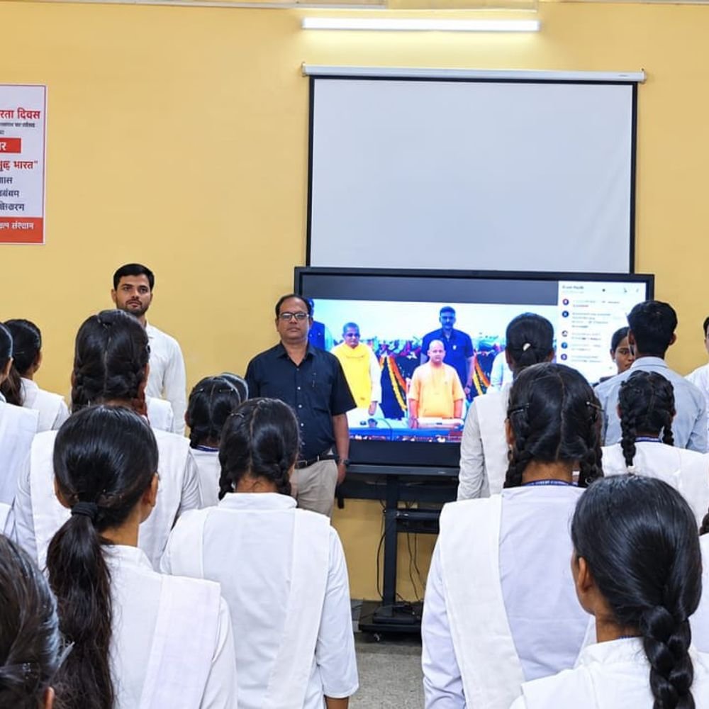 छात्रवृत्ति का डिजिटल हस्तांतरण:सलेमपुर में 78 विद्यार्थियों को मिले छात्रवृत्ति स्वीकृति प्रमाण पत्र