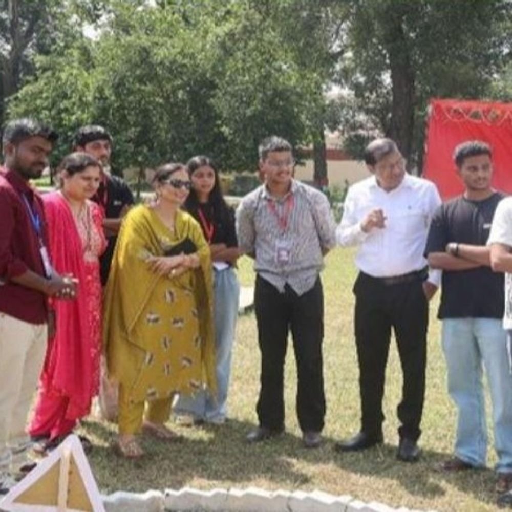 MMMUT में ‘रोबोवर्स-26’ का समापन:सेंसर, कोडिंग और ऑटोमेशन का कमाल; वायुसेना की प्रदर्शनी ने खींचा ध्यान