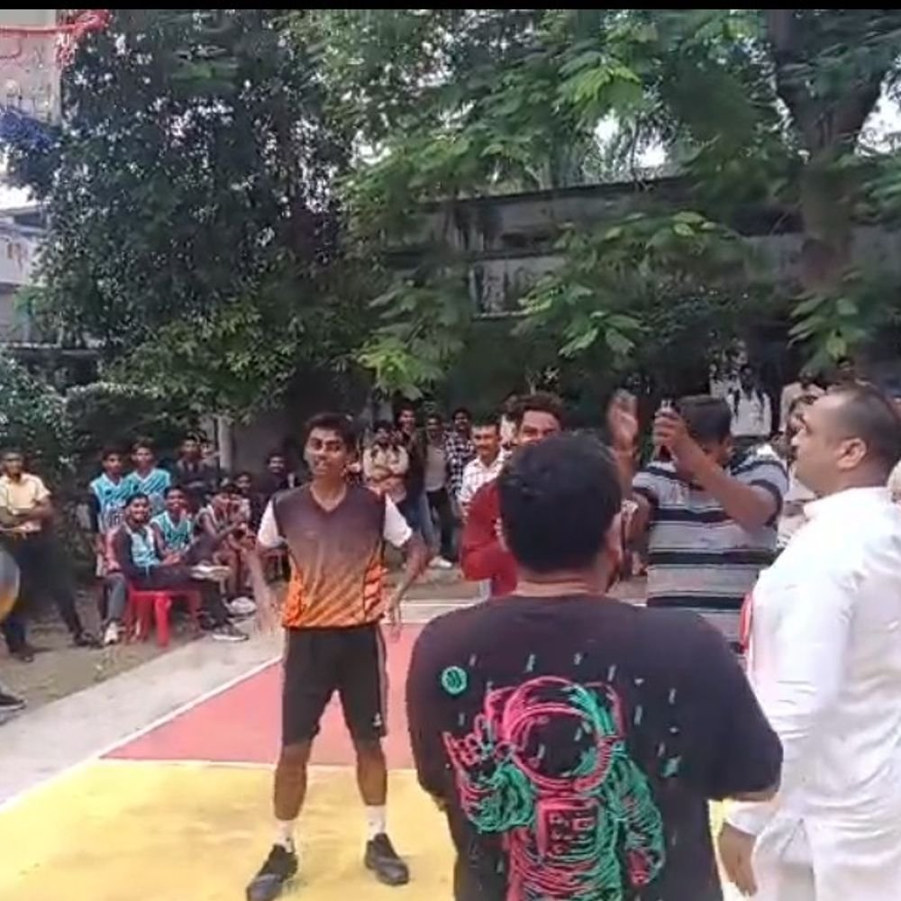 बहराइच में 3×3 कैंपस क्लैश बास्केटबॉल टूर्नामेंट शुरू:20 टीमें ले रहीं हिस्सा, पहले दिन अंडर-19 और गर्ल्स अंडर-17 के मुकाबले हुए