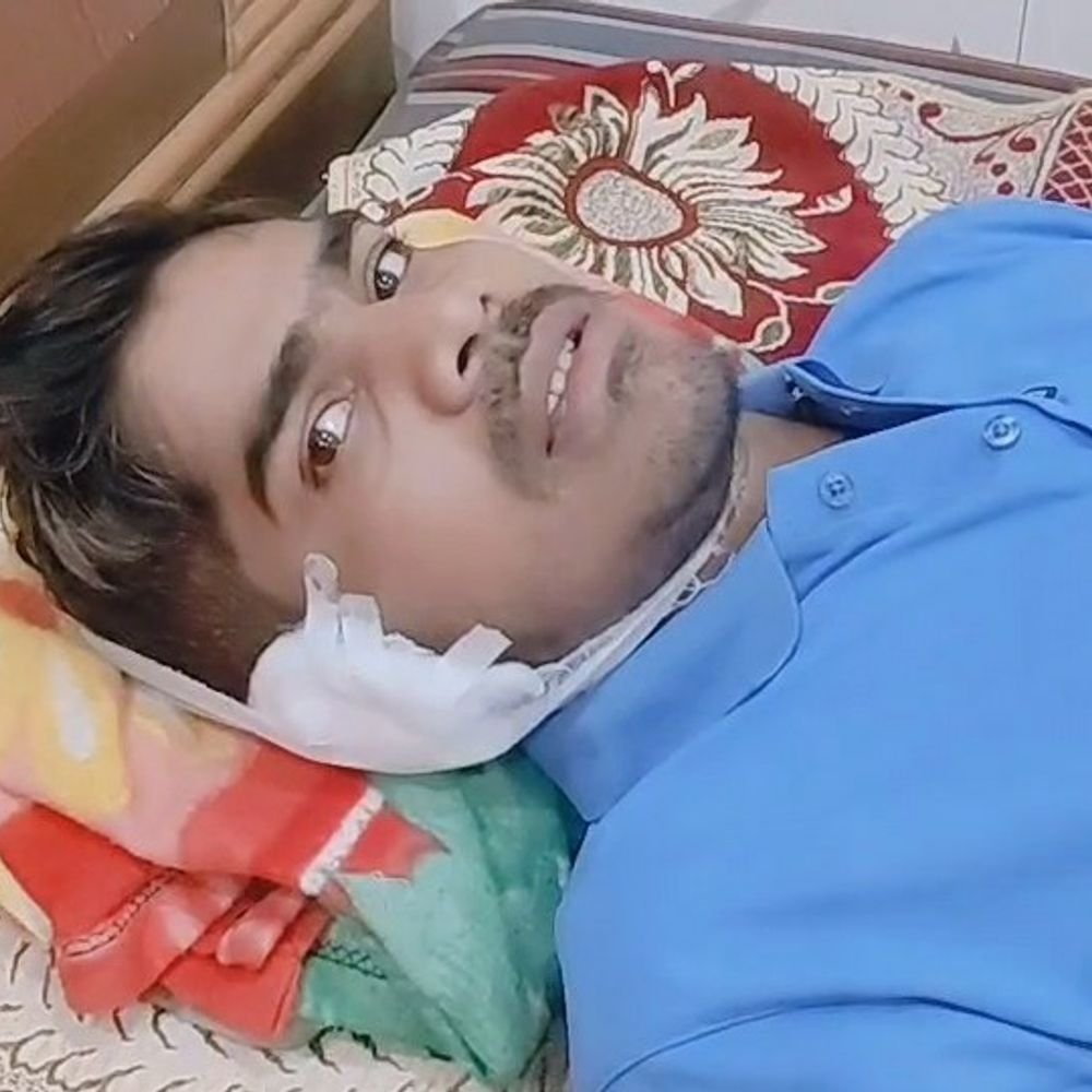 अखिलेश से मिले पीड़ित, बोले- डीजीपी से बात हो गई:गाजीपुर फायरिंग कांड में छह दिन बाद भी आरोपी फरार, पीड़ितों ने डीजीपी से की मुलाकात