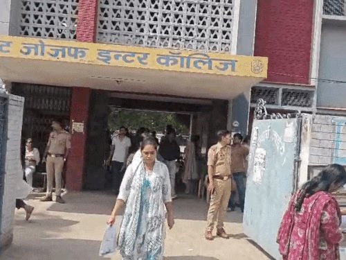 मेरठ में आज 48 केंद्रों पर होगी PET की परीक्षा:रोजाना लगभग 22000 अभियार्थी होंगे शामिल, दो पालियों में होगी परीक्षा