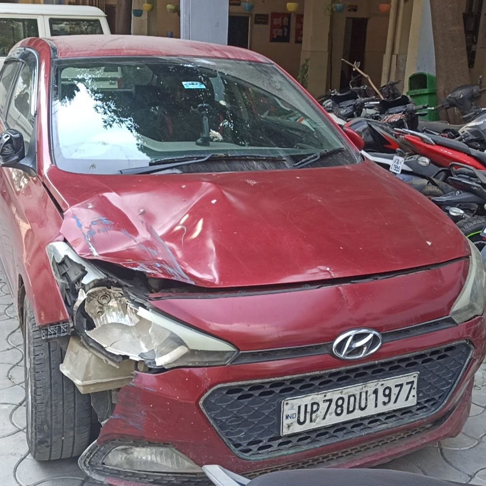 कैंट में कार की टक्कर से राहगीर की मौत:सवार फरार, तीसरे दिन भी पहचान नहीं; दरोगा की शिकायत पर केस दर्ज