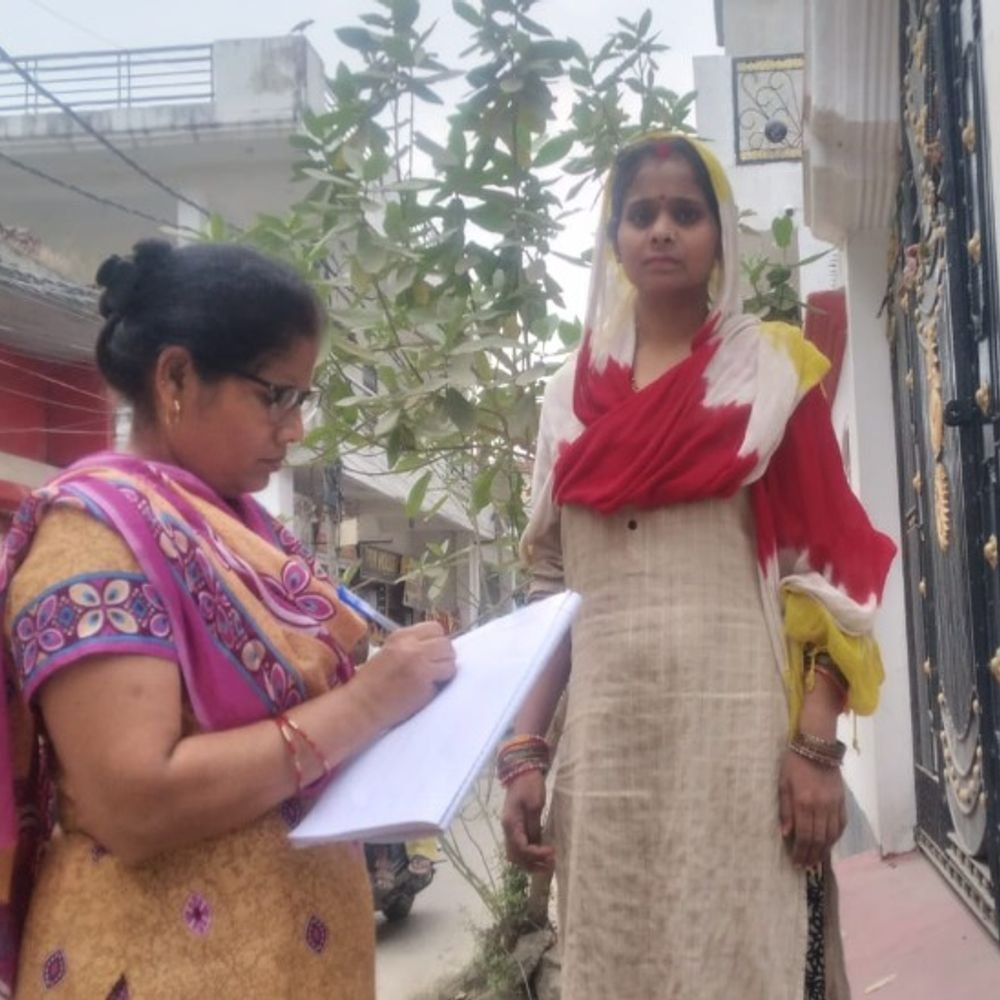 फैजुल्लागंज में पानी घटा, गंदगी से बीमारियां बढ़ीं:उल्टी-दस्त और बुखार के मरीज बढ़े, लखनऊ में डेंगू के 16 नए केस